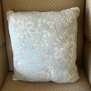 Light Teal Green Floral Patterned Throw Pillow 18 x 18 Great Vintage
